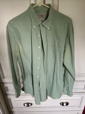 L L Bean button down men’s 100% cotton green/white check  shirt med/reg